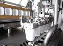 收縮膜是世界上最常見(jiàn)的包裝機(jī)材料之一